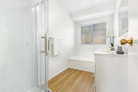 Photo of property in 8e Rathgar Road, Henderson, Auckland, 0610