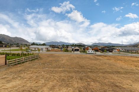 Photo of property in 6 Doug Ledgerwood Drive, Wanaka, 9305