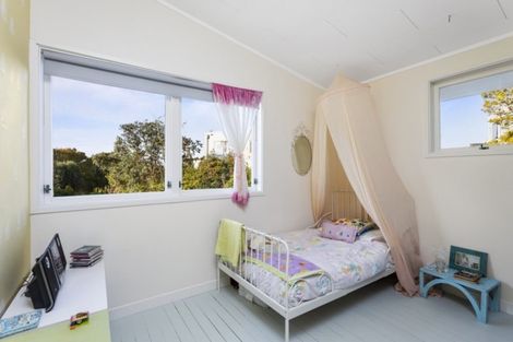 Photo of property in 96 Ngataringa Road, Devonport, Auckland, 0624