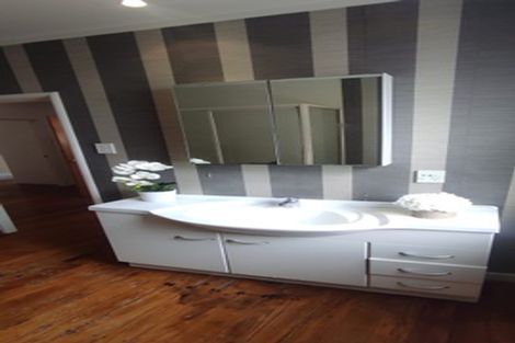 Photo of property in 24 Takutai Avenue, Bucklands Beach, Auckland, 2012