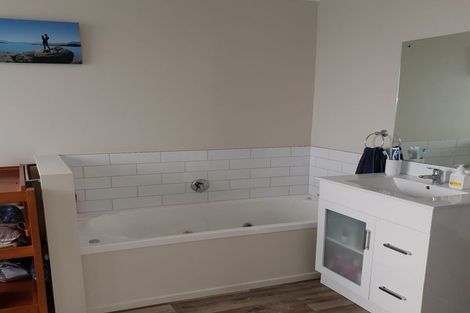 Photo of property in 14a Warriston Avenue, Waiuku, 2123