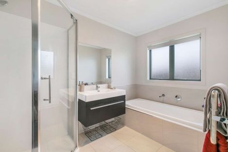 Photo of property in 117 Te Manatu Drive, Huntington, Hamilton, 3210