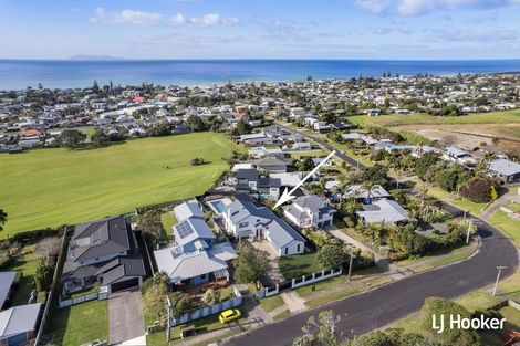 Photo of property in 33 The Crescent, Waihi Beach, 3611