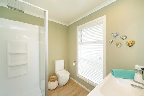 Photo of property in 19 George Street, Bulls, 4818