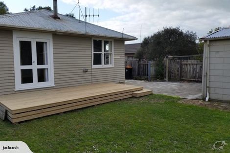 Photo of property in 21 Perrin Place, Kelvin Grove, Palmerston North, 4414