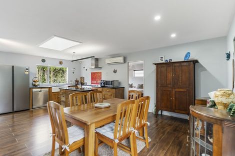 Photo of property in 89 Shakespear Road, Army Bay, Whangaparaoa, 0930