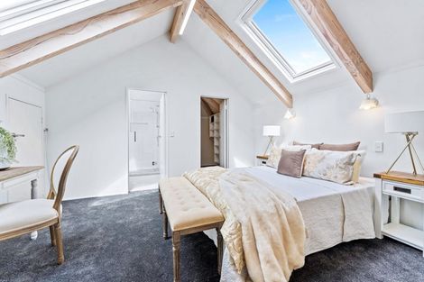 Photo of property in 2/7 Seine Road, Forrest Hill, Auckland, 0620