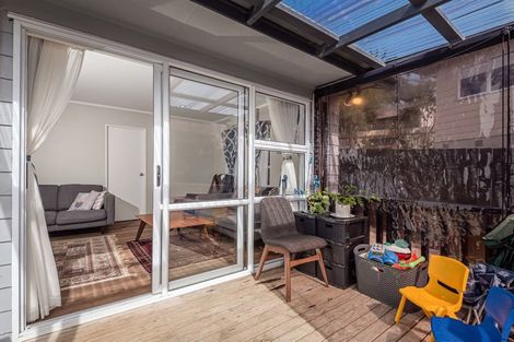 Photo of property in 3/41 Elizabeth Drive, West Harbour, Auckland, 0618