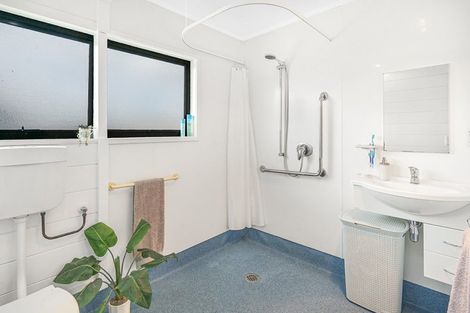 Photo of property in 14 Kentucky Crescent, Nawton, Hamilton, 3200