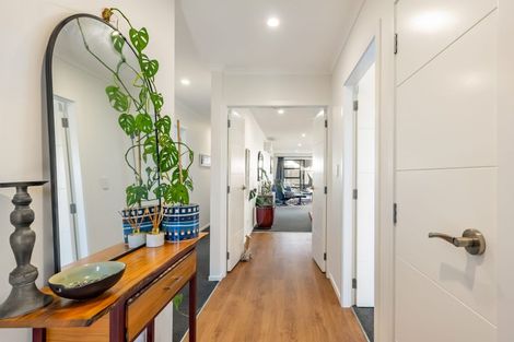 Photo of property in 123 Mawai Hakona Drive, Wallaceville, Upper Hutt, 5018