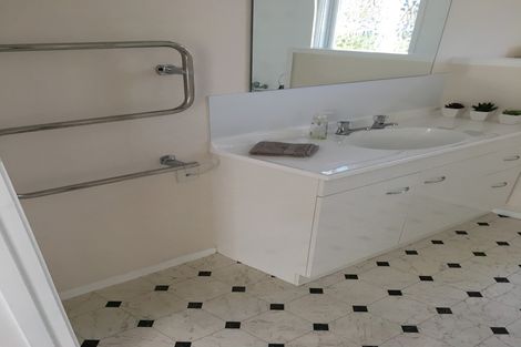 Photo of property in 34 Manson Street, Terrace End, Palmerston North, 4410