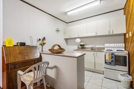 Photo of property in 4 Puketaha Road, Swanson, Auckland, 0816