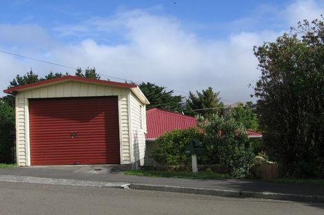 Photo of property in 11 Lynda Avenue, Paparangi, Wellington, 6037