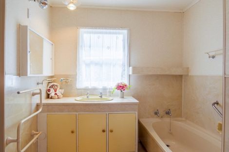 Photo of property in 2 Strathmore Place, Whakatane, 3120