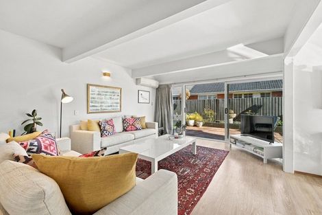 Photo of property in 76b Memorial Avenue, Ilam, Christchurch, 8053