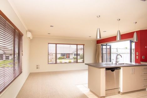 Photo of property in 4 Johnstone Drive, Fitzherbert, Palmerston North, 4410