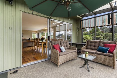 Photo of property in 14 Tui Vale Road, Shelly Park, Auckland, 2014