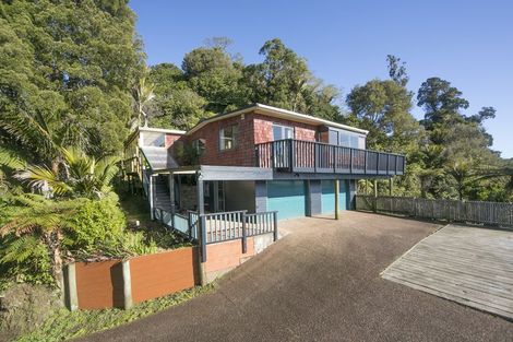 Photo of property in 19 Cascade Avenue, Waiatarua, Auckland, 0604