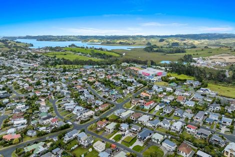 Photo of property in 3 Kotuku Place, Snells Beach, 0920