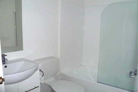 Photo of property in 1/93a Kelburn Parade, Kelburn, Wellington, 6012