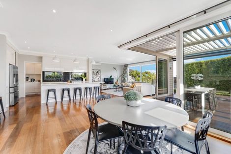 Photo of property in 8 Verley Rise, East Tamaki Heights, Auckland, 2016