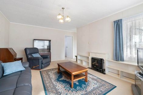 Photo of property in 24 Santiago Crescent, Unsworth Heights, Auckland, 0632