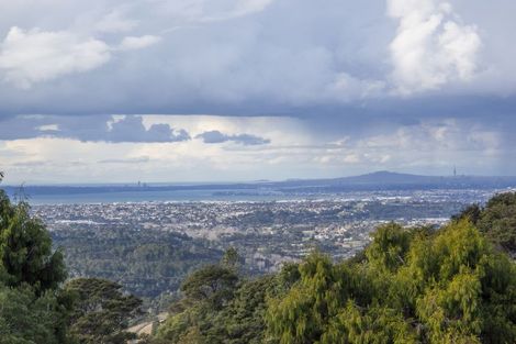 Photo of property in 19 Cascade Avenue, Waiatarua, Auckland, 0604