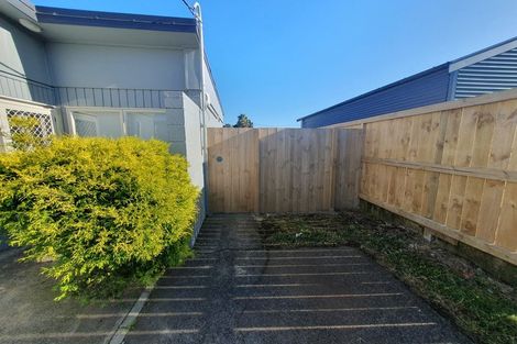 Photo of property in 15 Grande Vue Road, Papatoetoe, Auckland, 2025