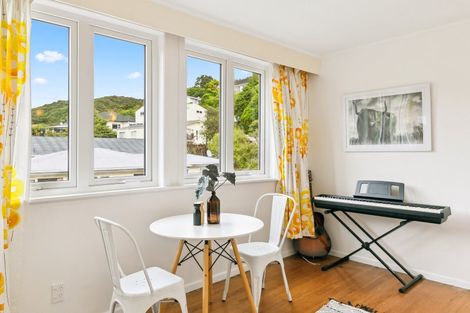 Photo of property in 27 Hathaway Avenue, Karori, Wellington, 6012