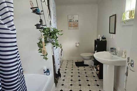 Photo of property in 3/133 Kelburn Parade, Kelburn, Wellington, 6012