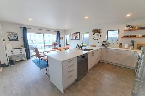 Photo of property in 80 Matawhanga Drive, Wattle Downs, Auckland, 2103