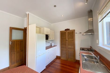 Photo of property in 32 Queensway, Three Kings, Auckland, 1024