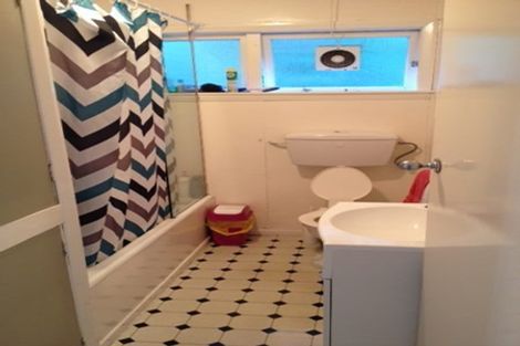 Photo of property in 37a Pembroke Road, Northland, Wellington, 6012