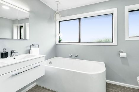 Photo of property in 413 Yaldhurst Road, Russley, Christchurch, 8042