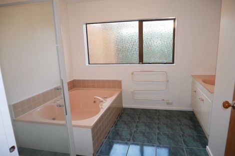 Photo of property in 29 Glenburn Place, Avonhead, Christchurch, 8042