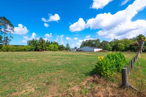 Photo of property in 88a Boord Crescent, Kumeu, 0891