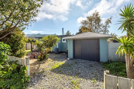 Photo of property in 15 Woodward Street East, Featherston, 5710