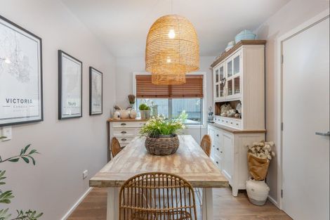 Photo of property in 10 Parawera Drive, Acacia Bay, Taupo, 3330