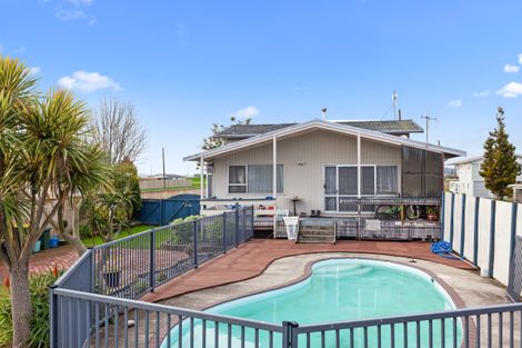 Photo of property in 25 Rata Avenue, Edgecumbe, 3120