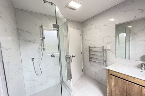 Photo of property in 14d Clairville Crescent, Wai O Taiki Bay, Auckland, 1072