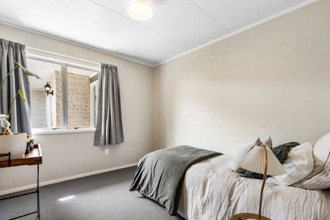 Photo of property in 37 James Cook Street, Havelock North, 4130