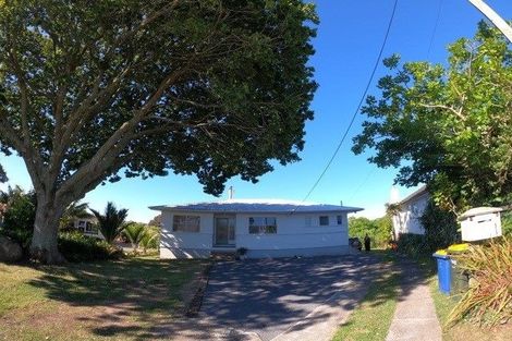 Photo of property in 15 Murray Road, Te Atatu Peninsula, Auckland, 0610