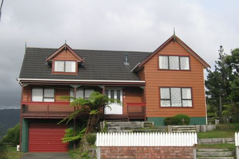 Photo of property in 22 Fenchurch Grove, Stokes Valley, Lower Hutt, 5019