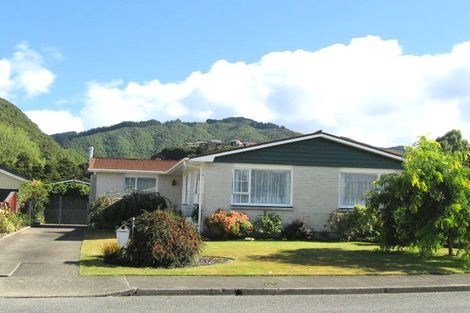 Photo of property in 95 Holdsworth Avenue, Trentham, Upper Hutt, 5018