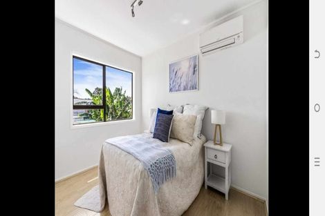 Photo of property in 1/14a Kurnell Drive, Botany Downs, Auckland, 2010