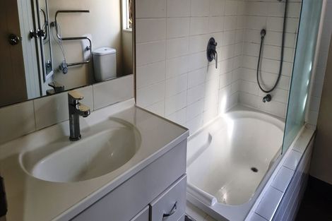 Photo of property in 10 Laurel Oak Drive, Schnapper Rock, Auckland, 0632