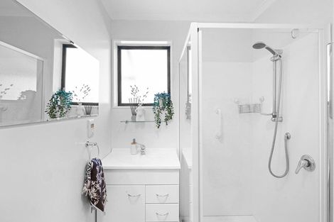 Photo of property in 19a Karamu Street, Strandon, New Plymouth, 4312