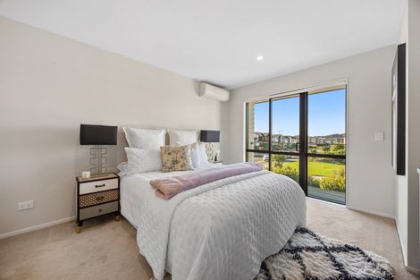 Photo of property in 21 Irving Place, Hobsonville, Auckland, 0616