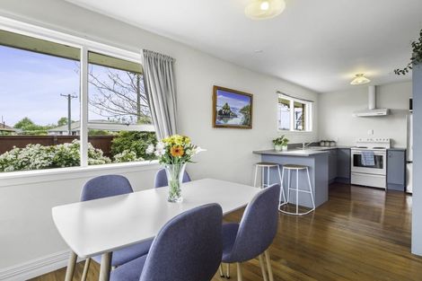 Photo of property in 82 Farquhars Road, Redwood, Christchurch, 8051