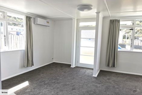 Photo of property in 35 Hanson Grove, Stokes Valley, Lower Hutt, 5019